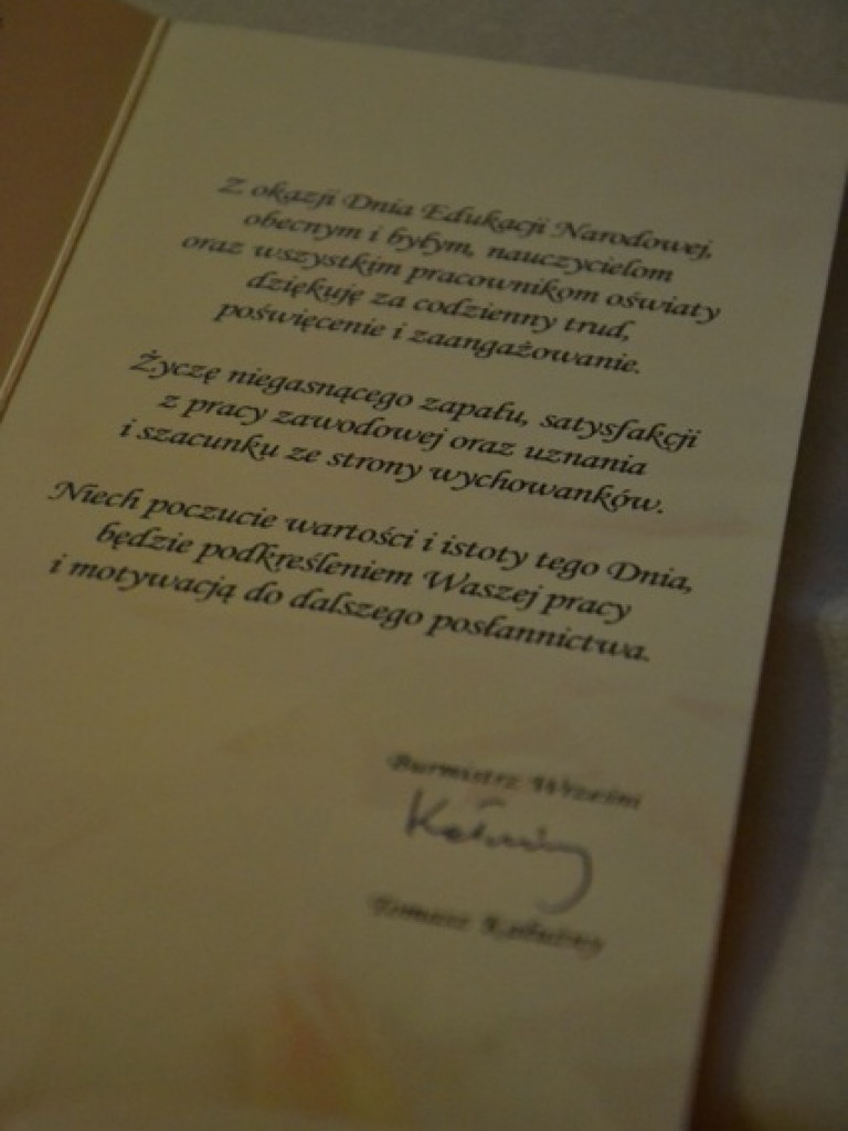 Burmistrz hojnie nagrodził nauczycieli i dyrektorów gminnych placówek