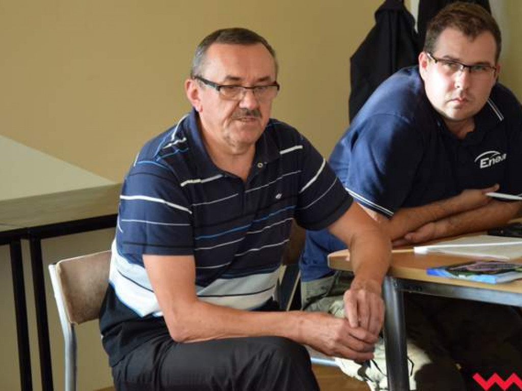 Wójt Teresa Waszak ucieka do przodu i proponuje gruntowną reformę oświaty. Radnych zatkało z wrażenia