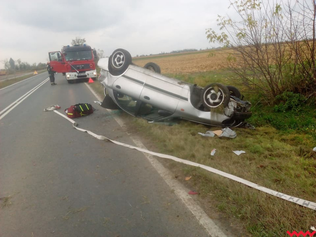 Samochód osobowy dachował w Węgierkach