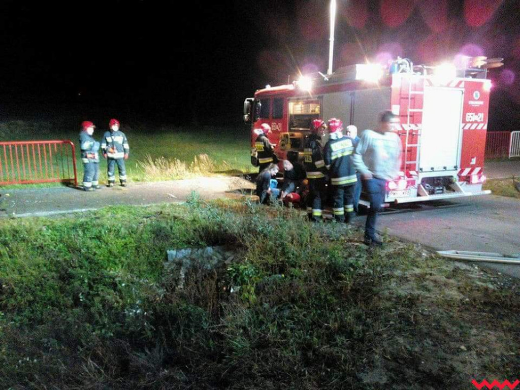 Stracił panowanie nad autem. Samochód dachował