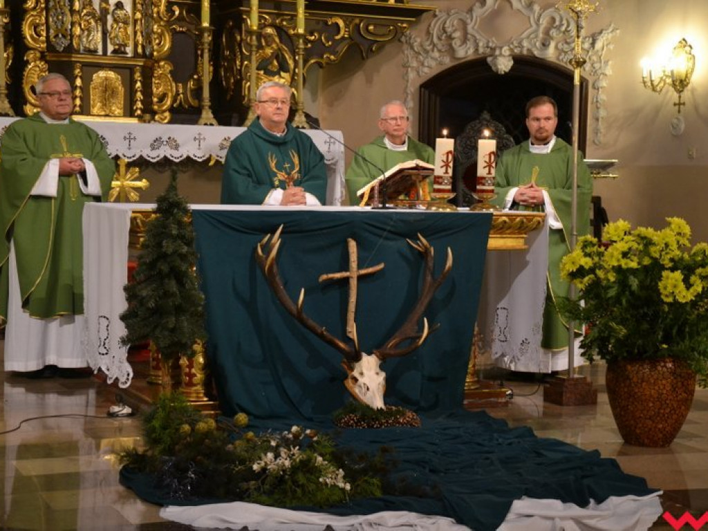 Bez nich dziki i sarny biegałyby po ulicach Wrześni. Myśliwi z „Szaraka” uczcili 70-lecie