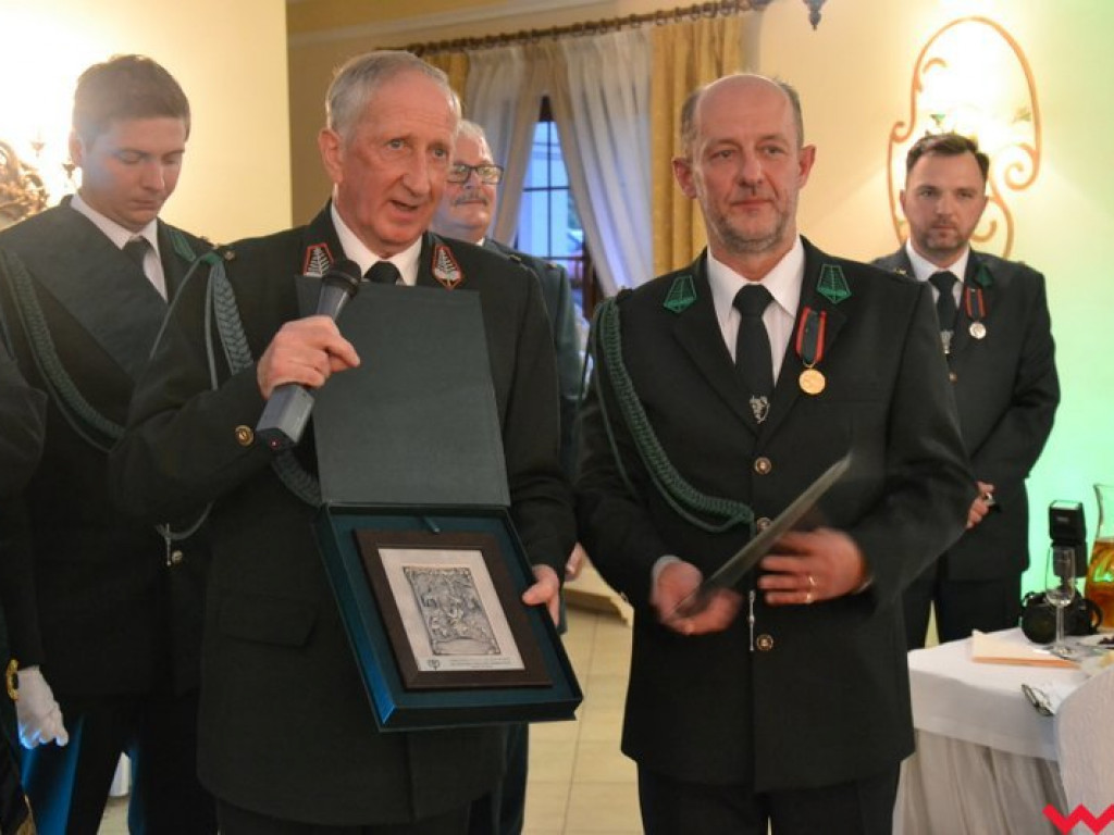 Bez nich dziki i sarny biegałyby po ulicach Wrześni. Myśliwi z „Szaraka” uczcili 70-lecie