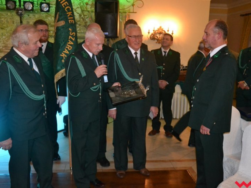 Bez nich dziki i sarny biegałyby po ulicach Wrześni. Myśliwi z „Szaraka” uczcili 70-lecie