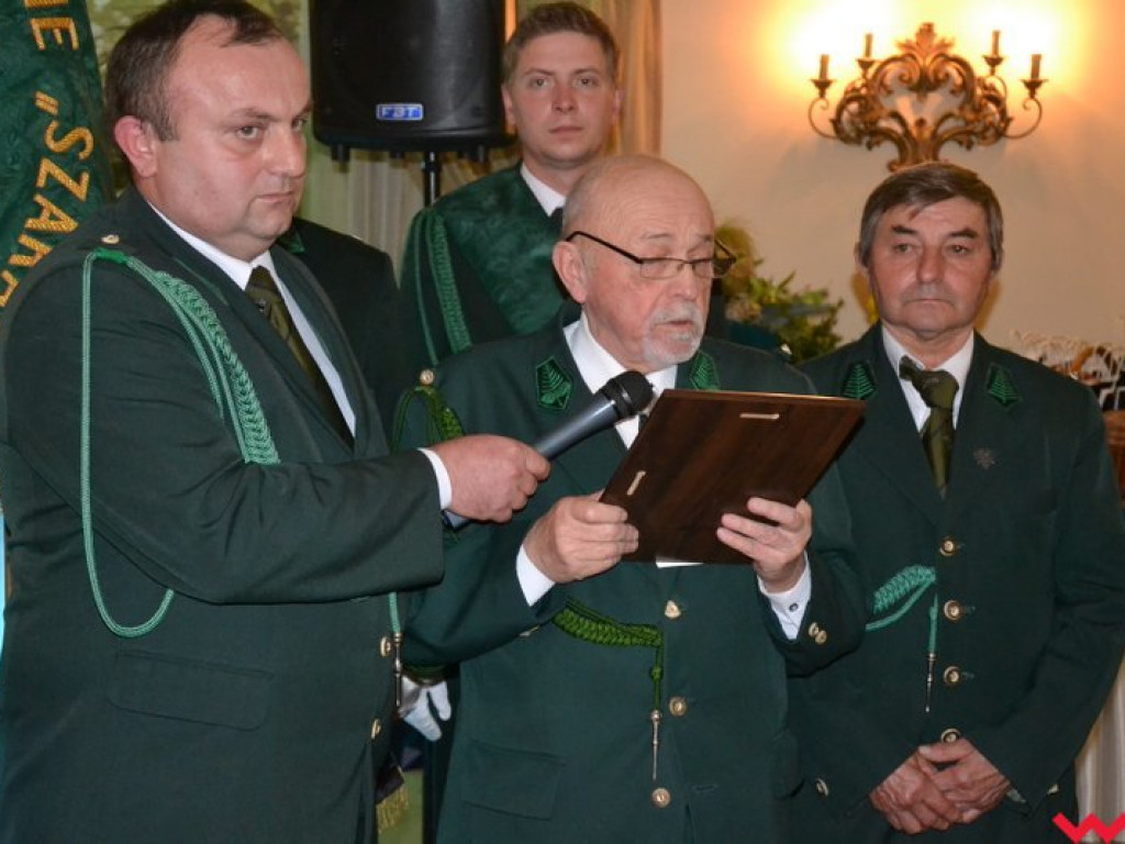 Bez nich dziki i sarny biegałyby po ulicach Wrześni. Myśliwi z „Szaraka” uczcili 70-lecie
