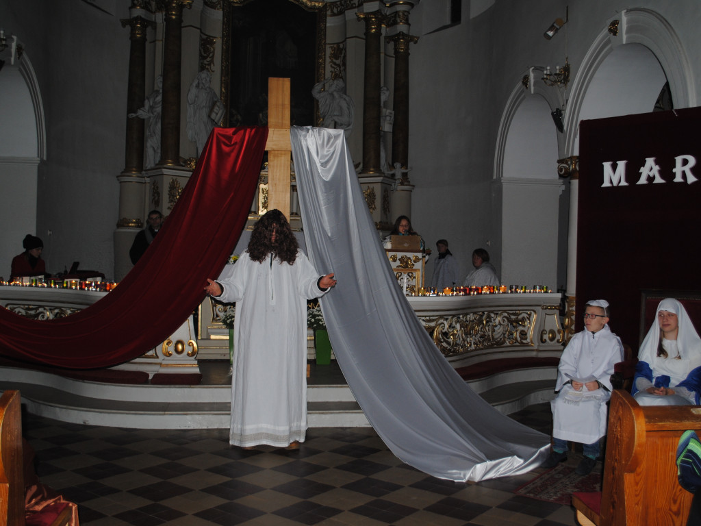 Zamiast na Halloween do kościoła. Noc Wszystkich Świętych w Nekli