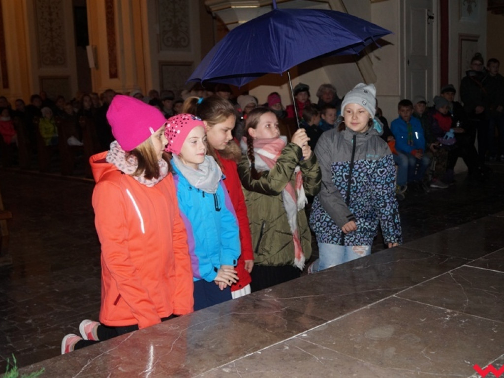 Noc Świętych. Święci zamiast straszydeł