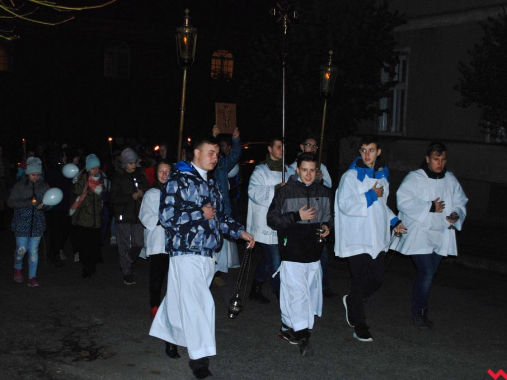 Noc Świętych. Święci zamiast straszydeł