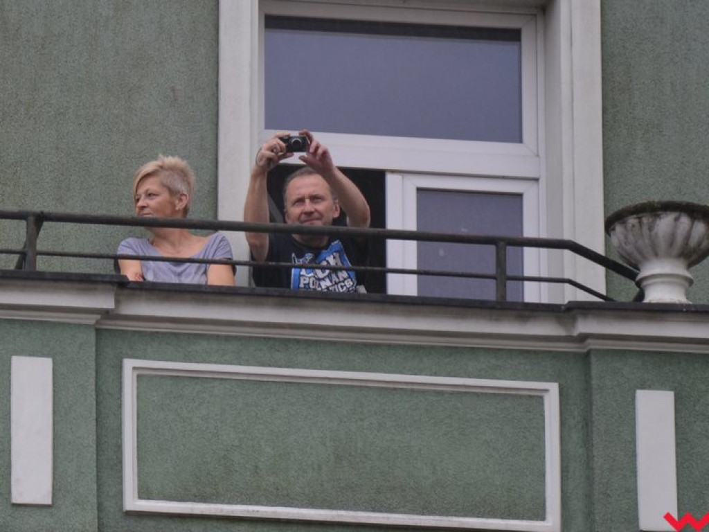 Sztafeta pokoleń w radosnym niepodległościowym przemarszu