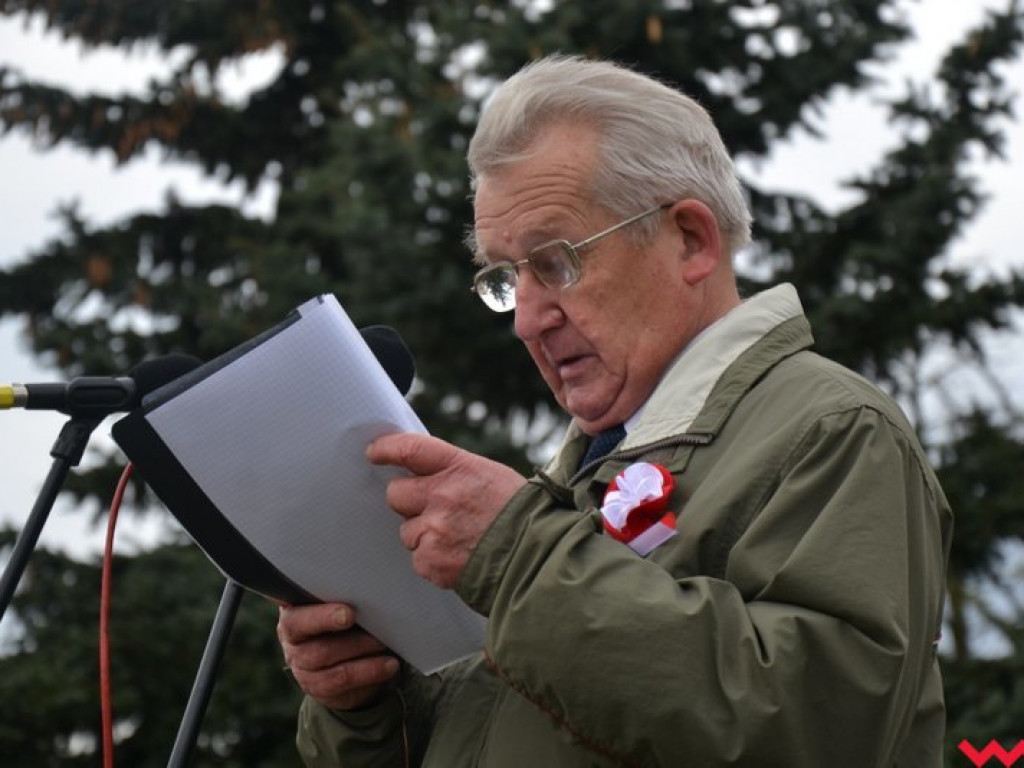 Sztafeta pokoleń w radosnym niepodległościowym przemarszu