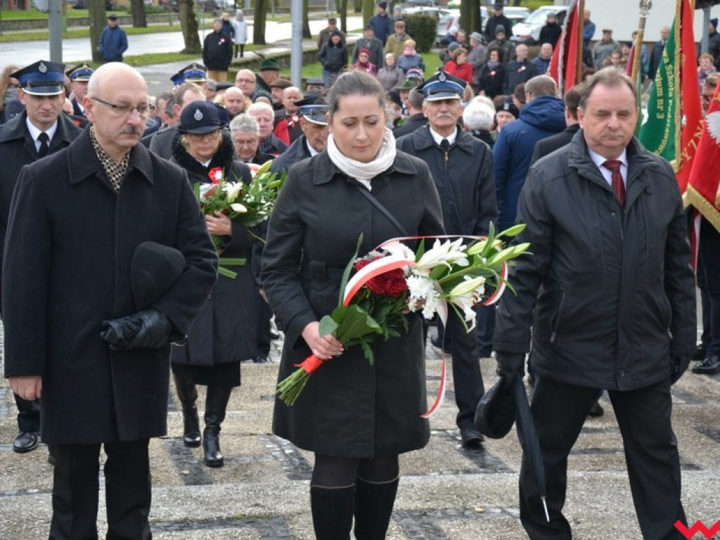 Sztafeta pokoleń w radosnym niepodległościowym przemarszu