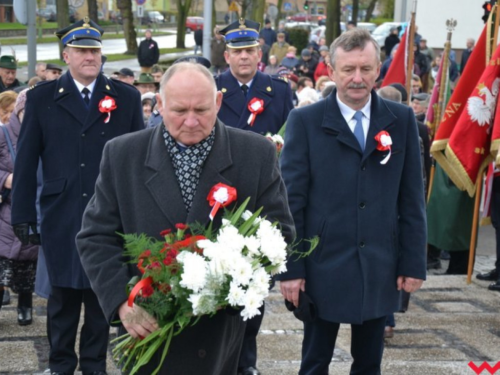 Sztafeta pokoleń w radosnym niepodległościowym przemarszu