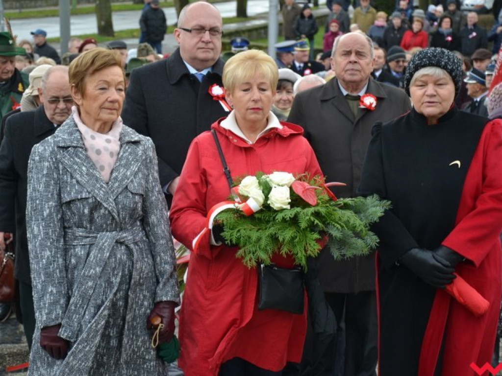 Sztafeta pokoleń w radosnym niepodległościowym przemarszu