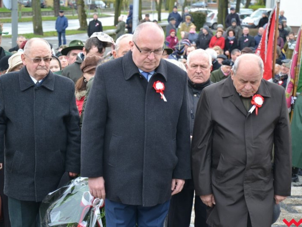 Sztafeta pokoleń w radosnym niepodległościowym przemarszu