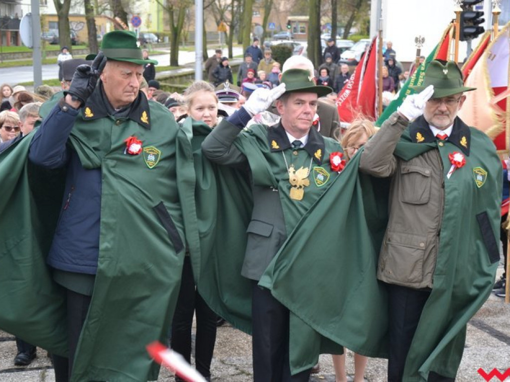 Sztafeta pokoleń w radosnym niepodległościowym przemarszu