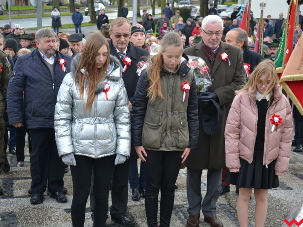 Sztafeta pokoleń w radosnym niepodległościowym przemarszu