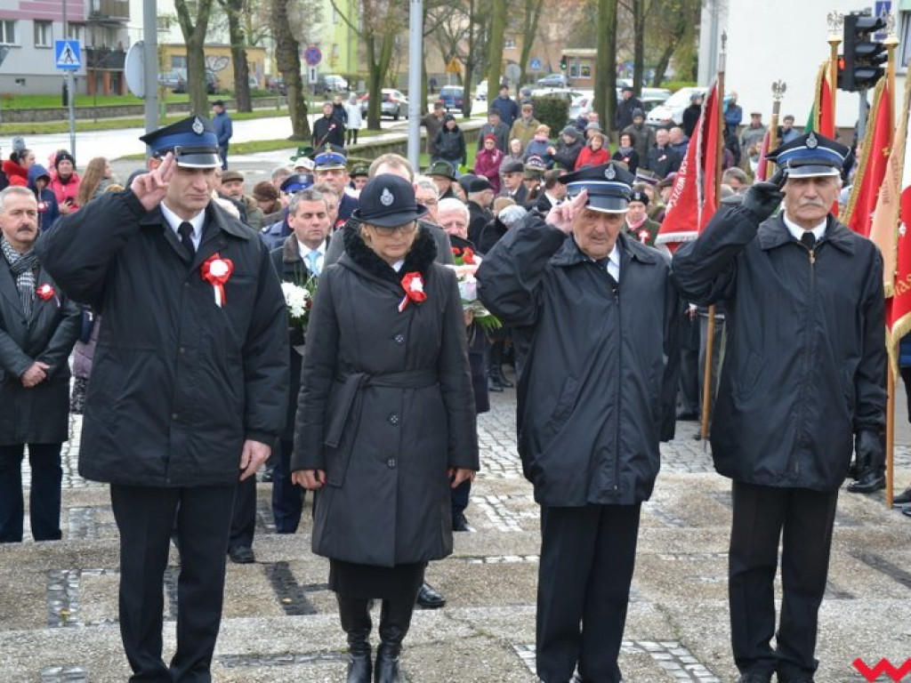 Sztafeta pokoleń w radosnym niepodległościowym przemarszu