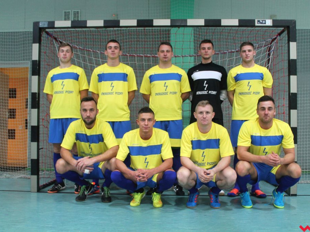 Energosieć Pyzdry wygrywa turniej piłkarski z okazji rocznicy oddania do użytku hali widowiskowo - sportowej