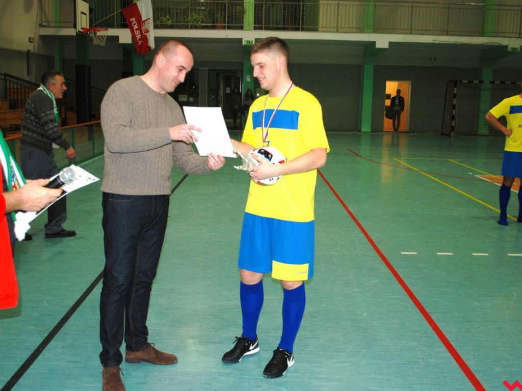 Energosieć Pyzdry wygrywa turniej piłkarski z okazji rocznicy oddania do użytku hali widowiskowo - sportowej