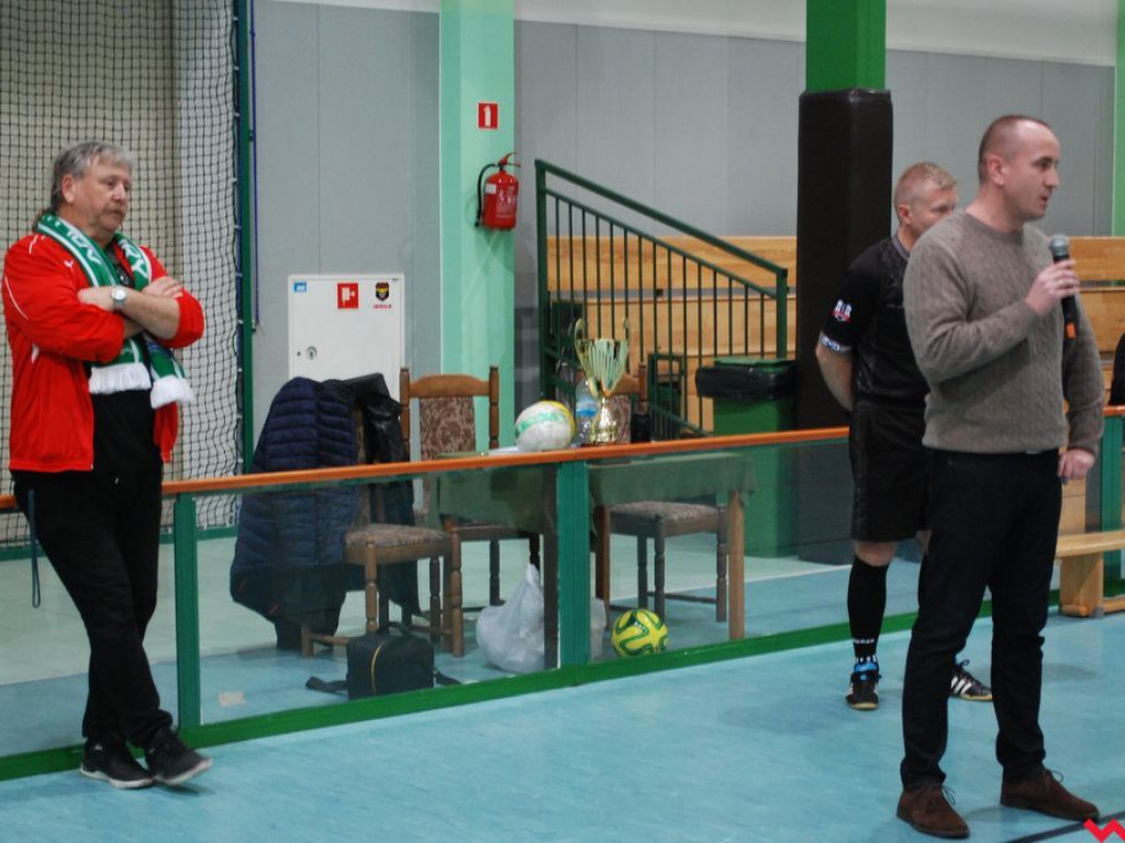 Energosieć Pyzdry wygrywa turniej piłkarski z okazji rocznicy oddania do użytku hali widowiskowo - sportowej