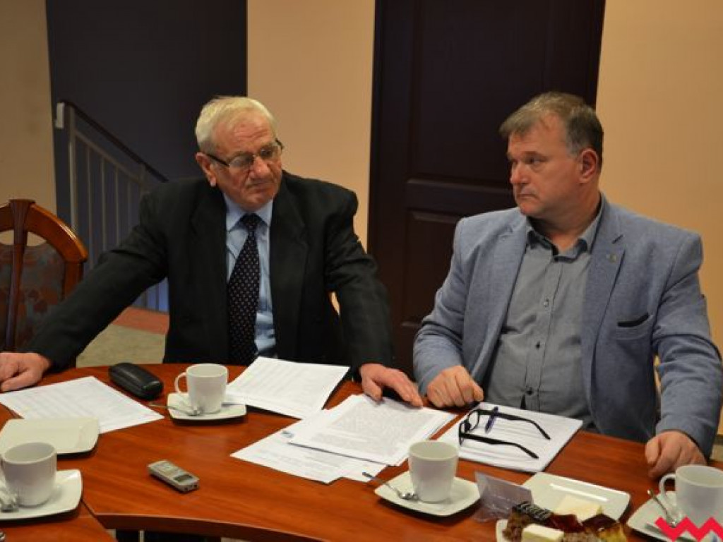 Barszcz nie chce nowego stadionu. Ważniejsze dla niego jest zrobienie „wejścia do chlewu”