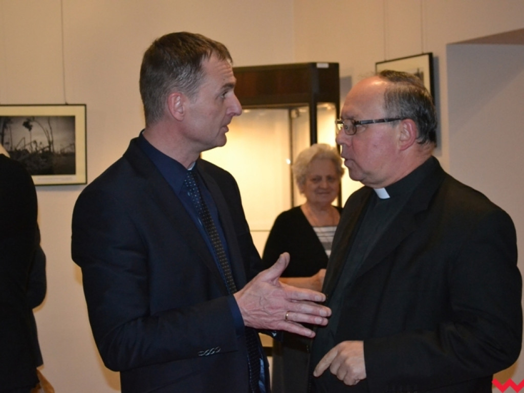 Raport z fotografii złożony. Mundurowi po raz kolejny pokazali artystyczną pasję