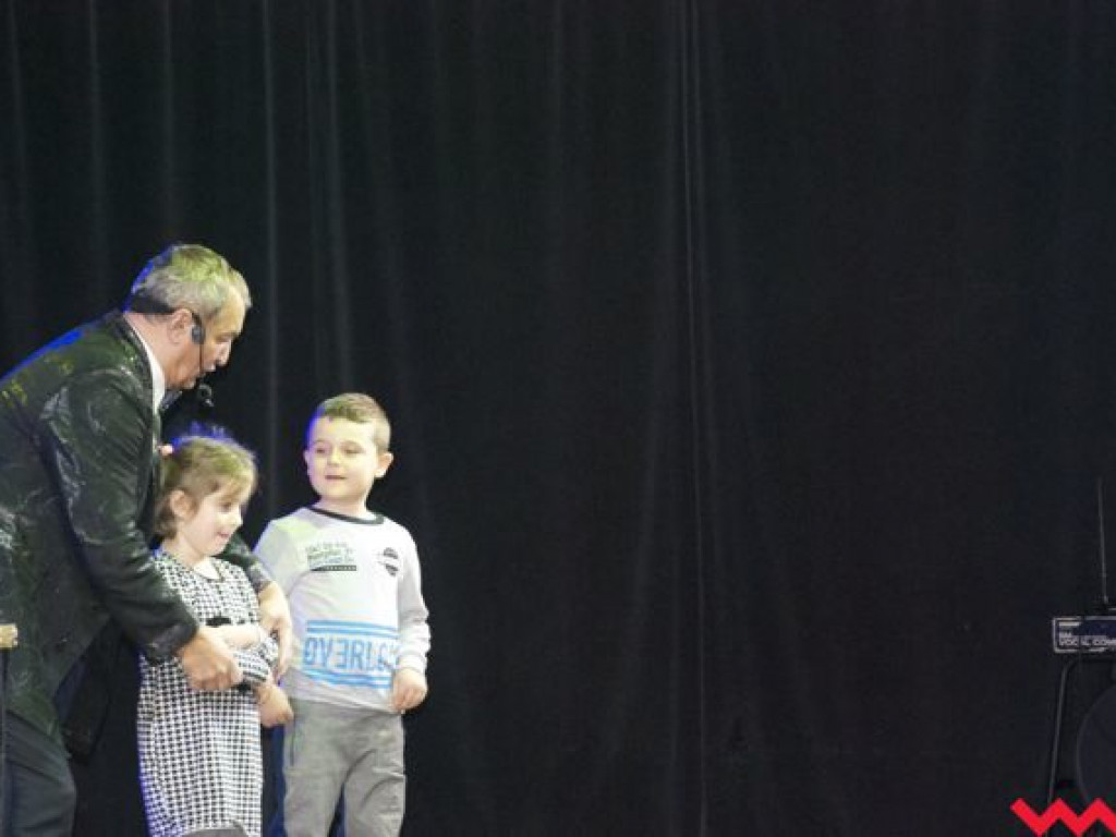 Magiczne Andrzejki w Nekli. Brozi Magic Show rozbawił publiczność