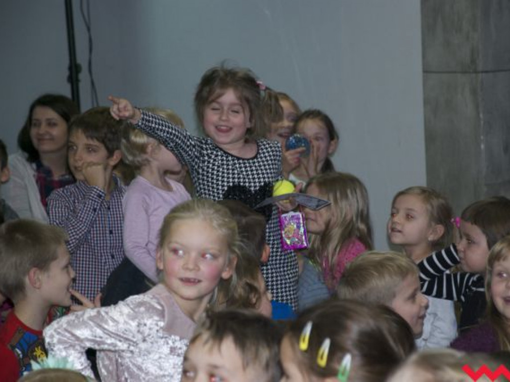 Magiczne Andrzejki w Nekli. Brozi Magic Show rozbawił publiczność