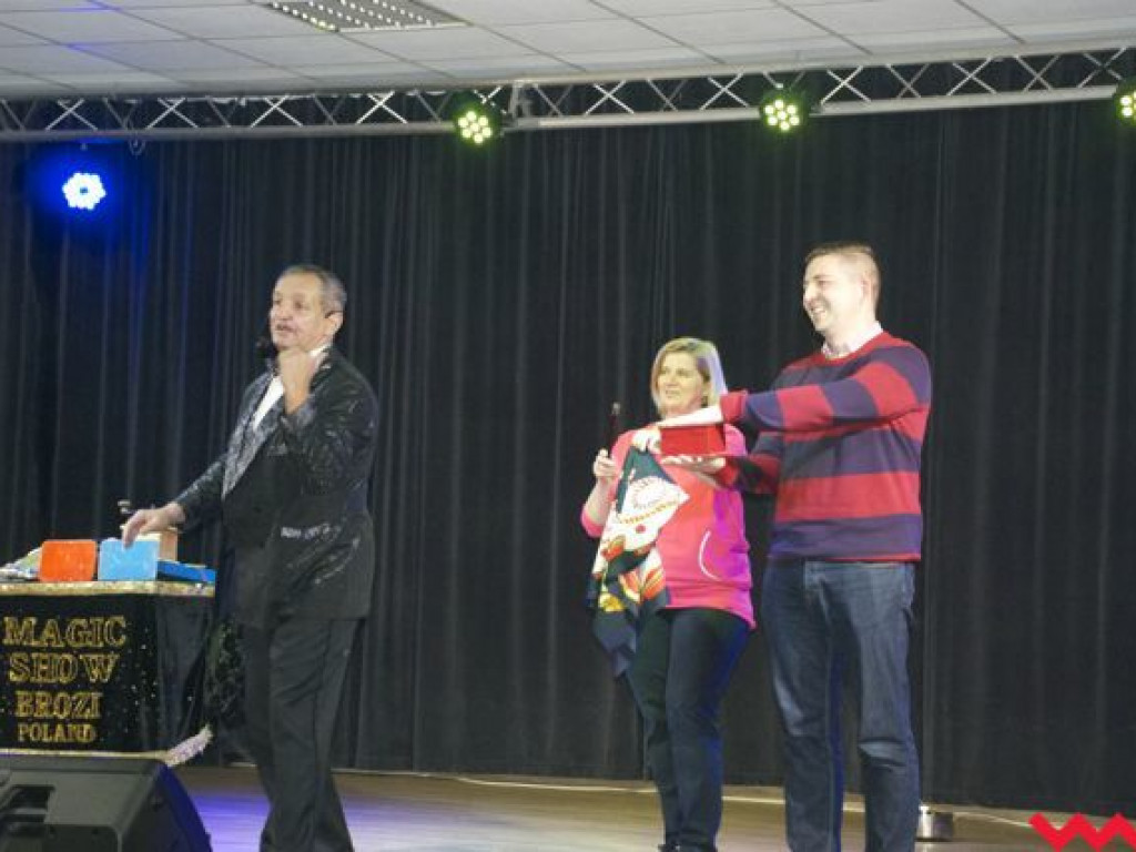 Magiczne Andrzejki w Nekli. Brozi Magic Show rozbawił publiczność