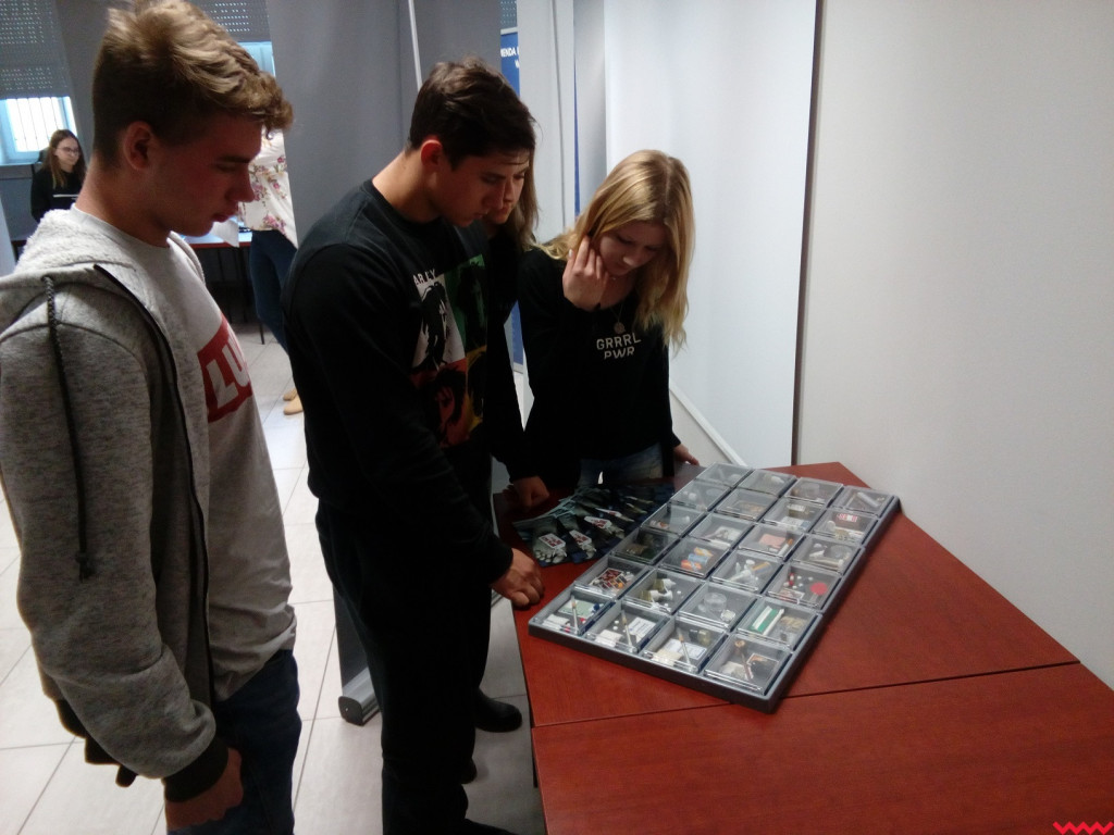 Spotkanie profilaktyczne dla młodzieży z policjantami