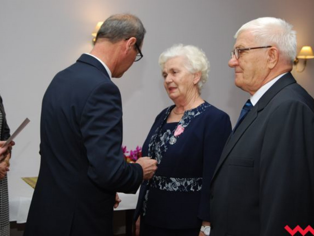 50 lat małżeństwa za nimi! Wśród odznaczonych były dyrektor wrzesińskiego ogólniaka