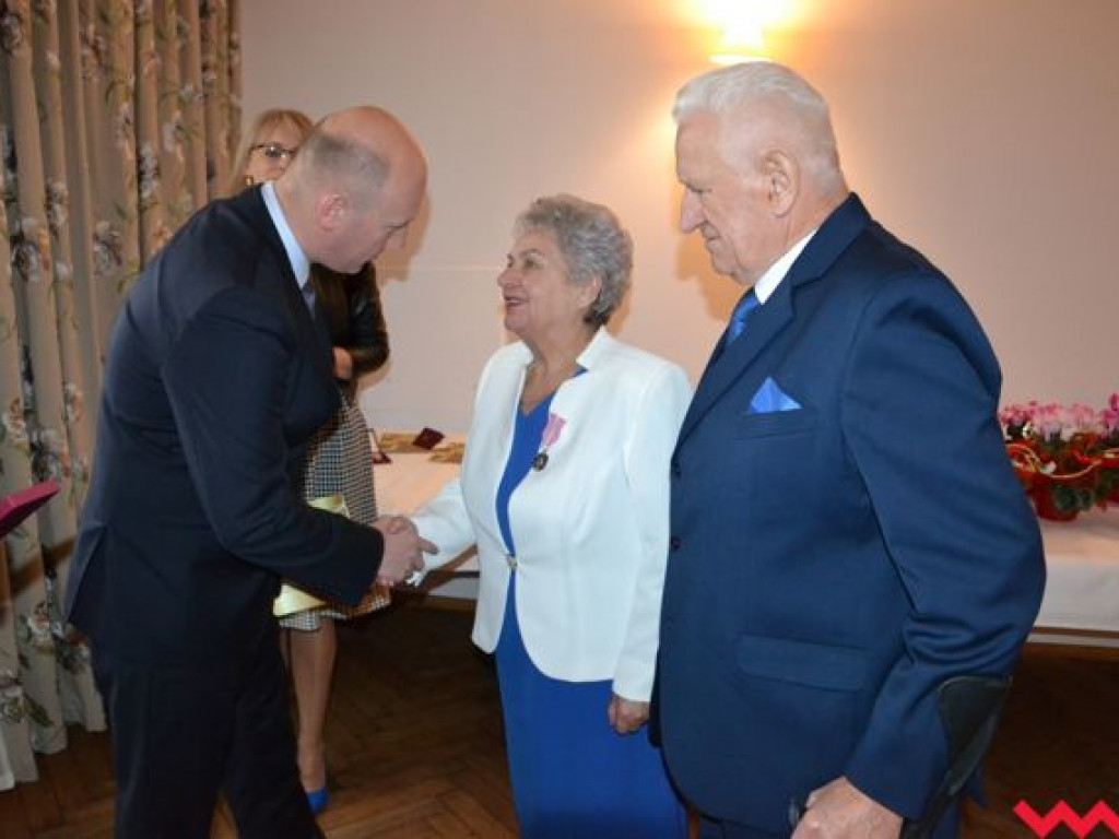 50 lat małżeństwa za nimi! Wśród odznaczonych były dyrektor wrzesińskiego ogólniaka