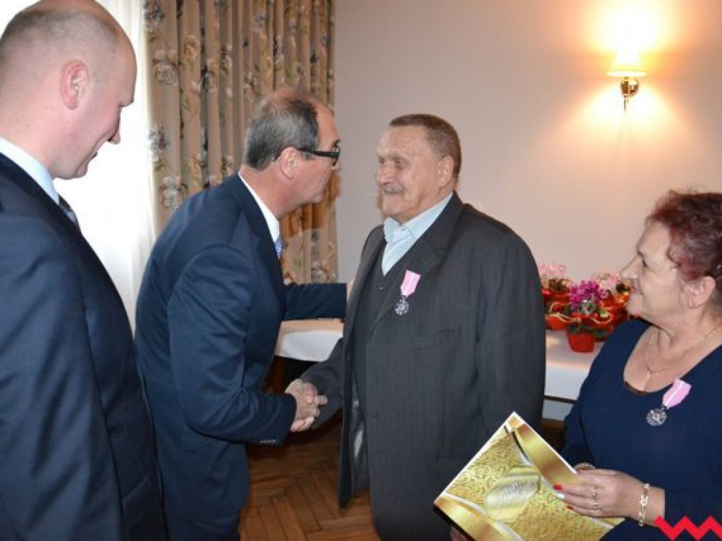 50 lat małżeństwa za nimi! Wśród odznaczonych były dyrektor wrzesińskiego ogólniaka