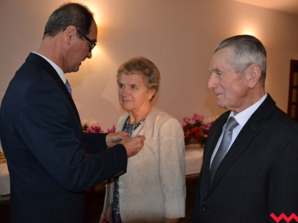 50 lat małżeństwa za nimi! Wśród odznaczonych były dyrektor wrzesińskiego ogólniaka