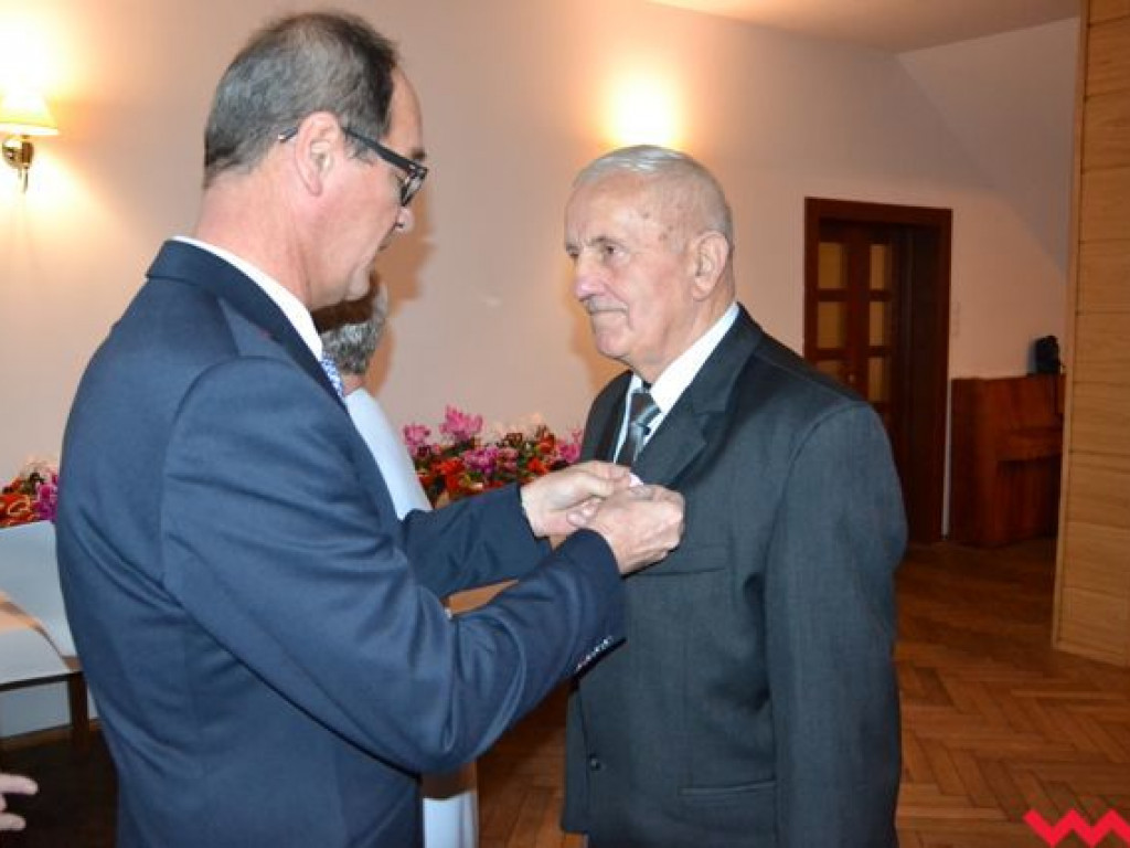 50 lat małżeństwa za nimi! Wśród odznaczonych były dyrektor wrzesińskiego ogólniaka