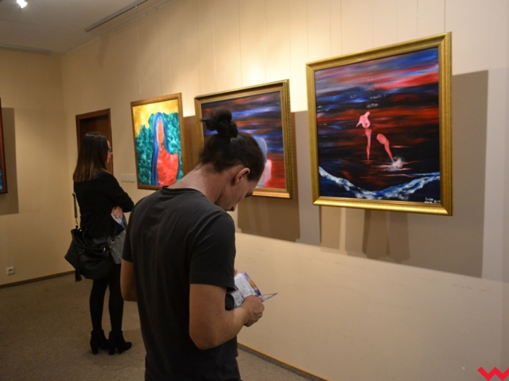 Krzyk emocji w kolorze lawendy. Uzdolniona wrześnianka pokazała swoje prace