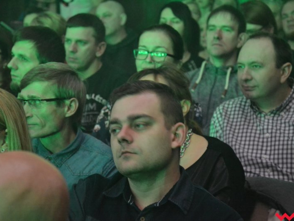 Licealna aula zadrżała w posadach na koncercie Closterkellera