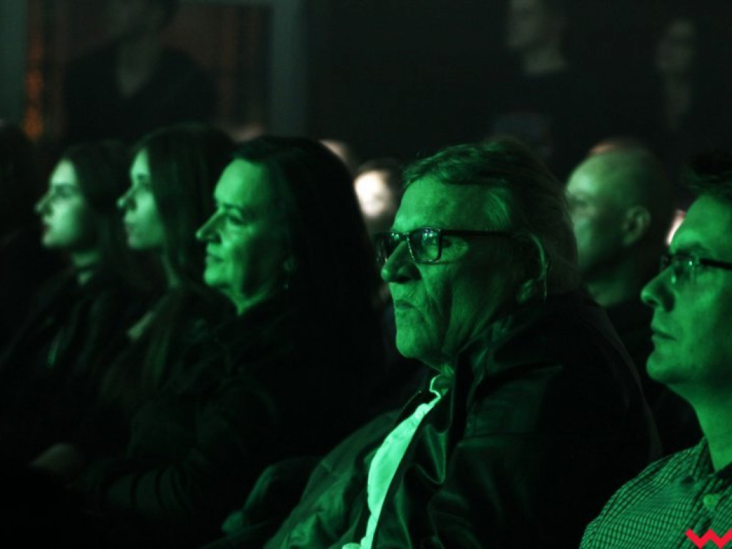 Licealna aula zadrżała w posadach na koncercie Closterkellera