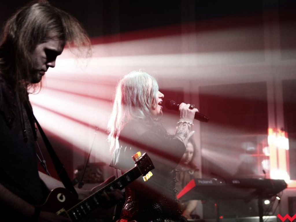 Licealna aula zadrżała w posadach na koncercie Closterkellera