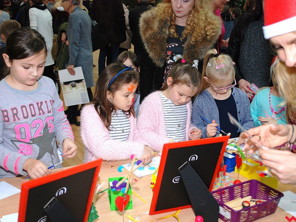 Świąteczny klimat na Jarmarku Bożonarodzeniowym