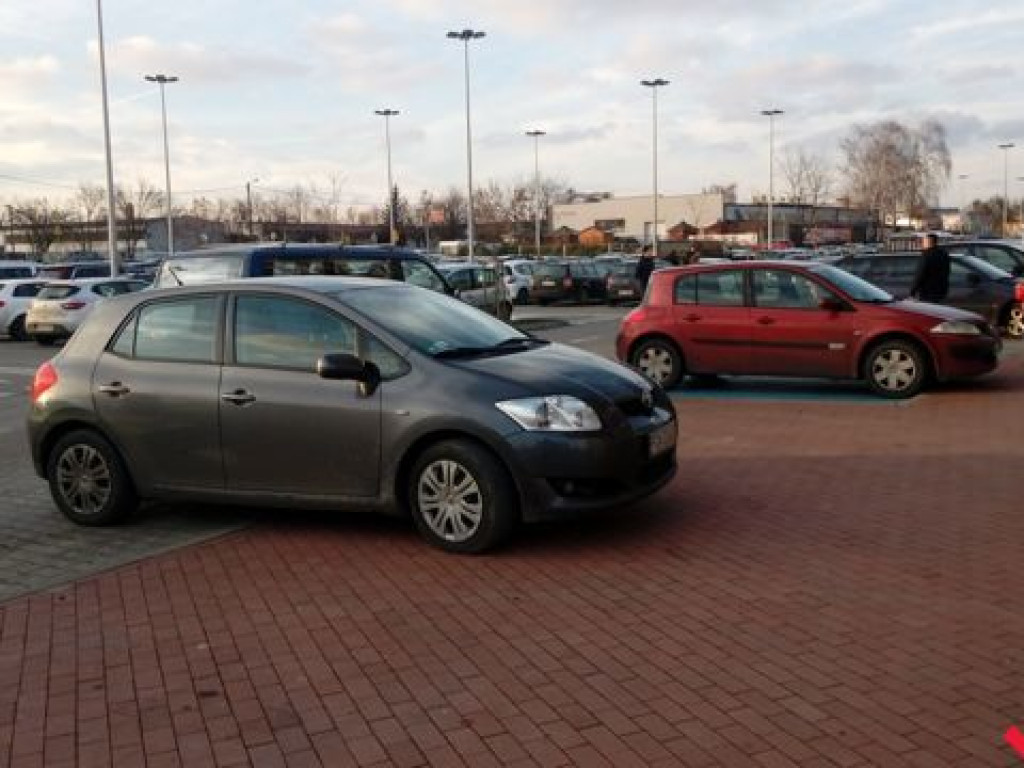„Mistrzowie parkowania” nie dają o sobie zapomnieć