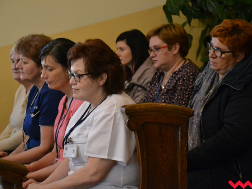 Chorych nawiedzać, strapionych pocieszać. Prymas Polski we wrzesińskim szpitalu