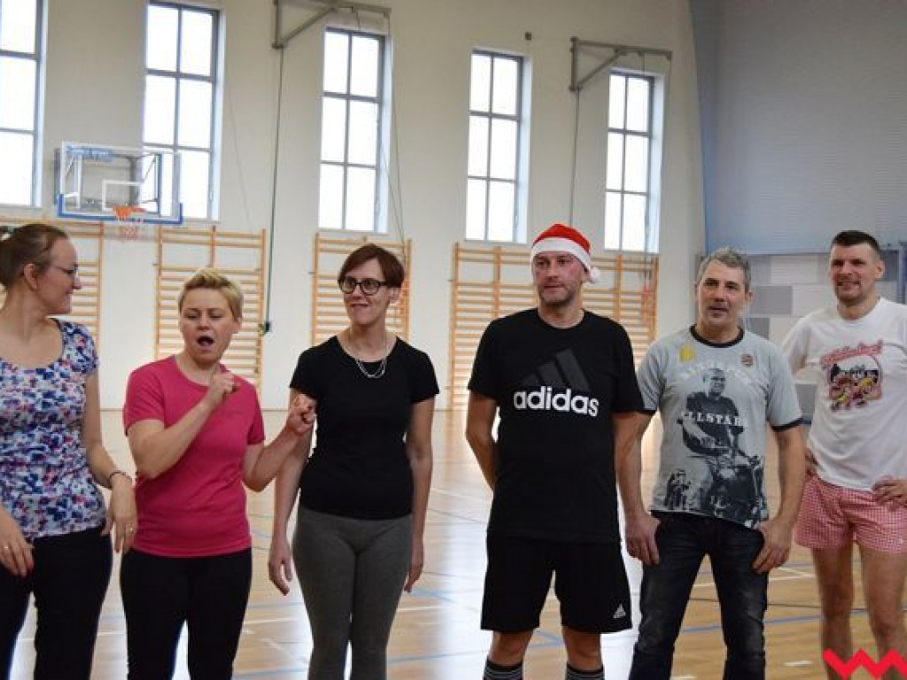 Mikołajkowy Turniej Piłki Nożnej. Nie zabrakło na nim gościa z Laponii