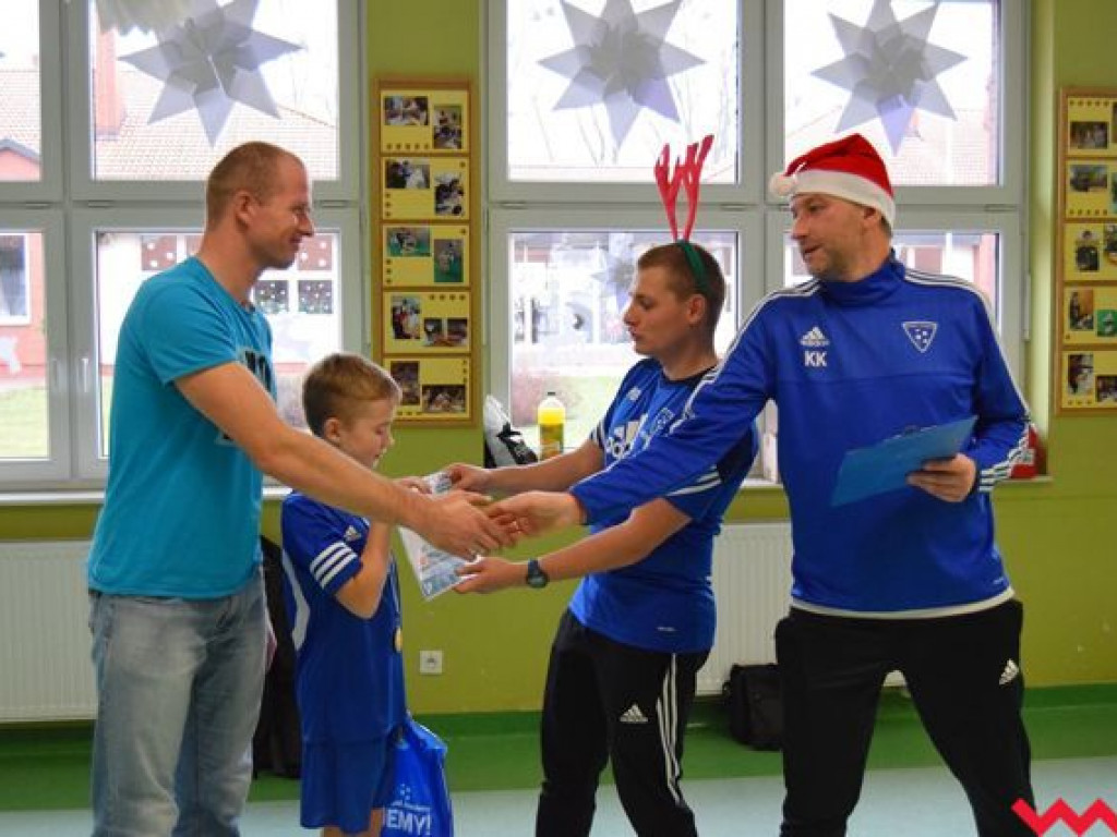 Mikołajkowy Turniej Piłki Nożnej. Nie zabrakło na nim gościa z Laponii