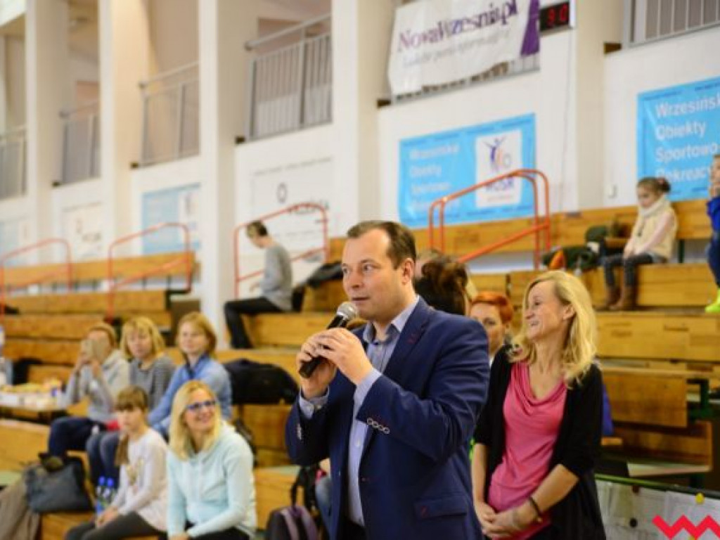 Dzieci pod siatką. Udany Turniej Gwiazdowy we wrzesińskiej „jedynce