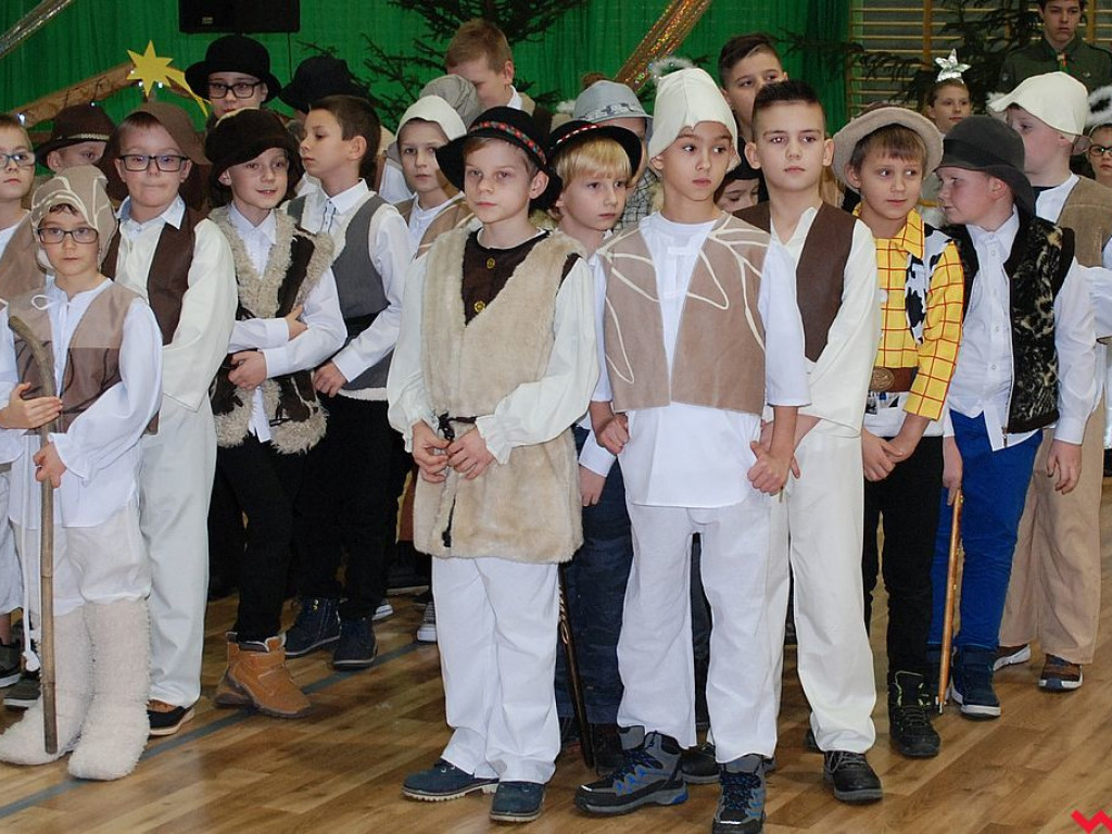 Bożonarodzeniowe  widowisko, czyli  jasełka w szkole