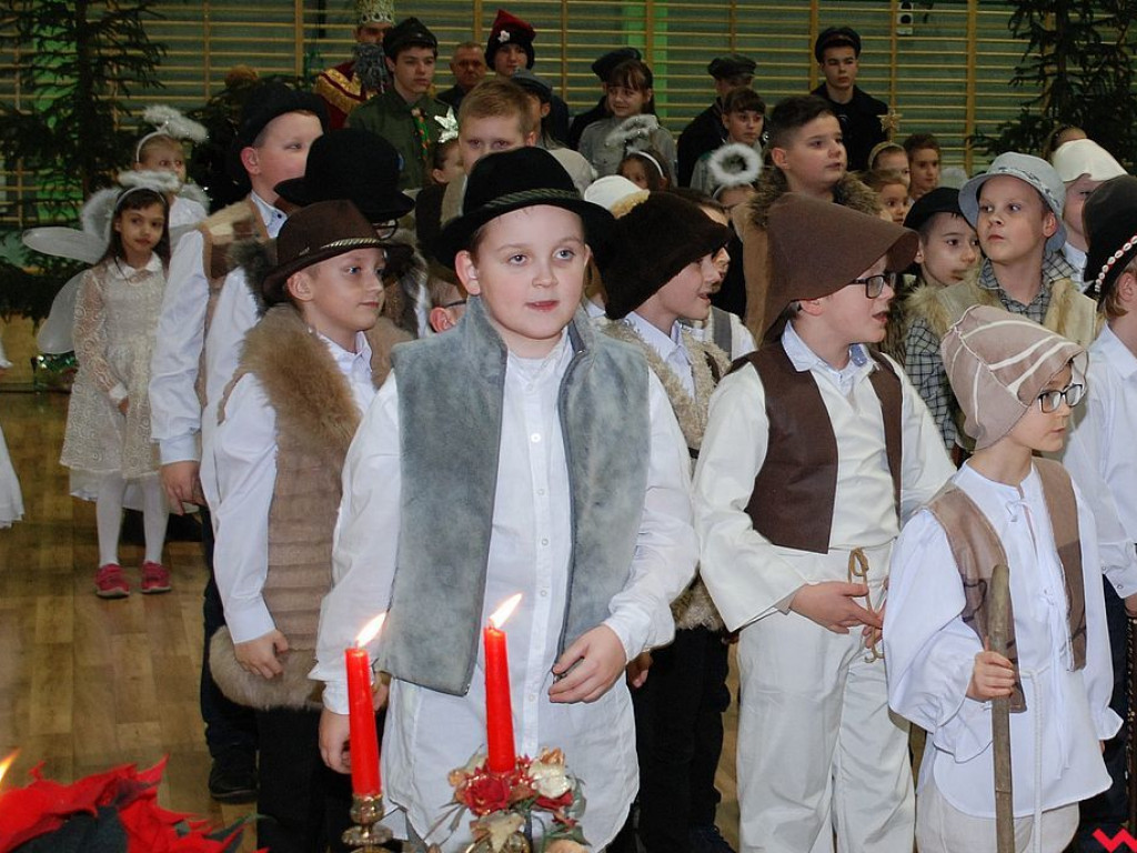 Bożonarodzeniowe  widowisko, czyli  jasełka w szkole