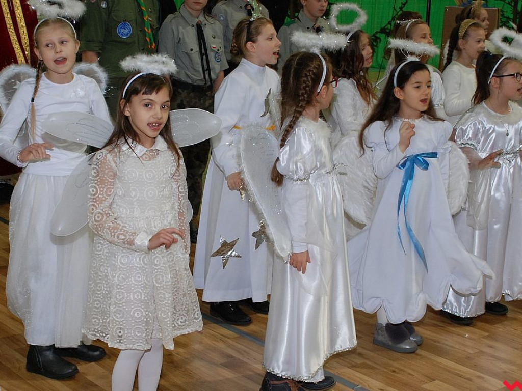 Bożonarodzeniowe  widowisko, czyli  jasełka w szkole