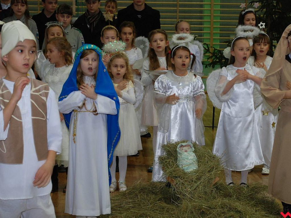 Bożonarodzeniowe  widowisko, czyli  jasełka w szkole