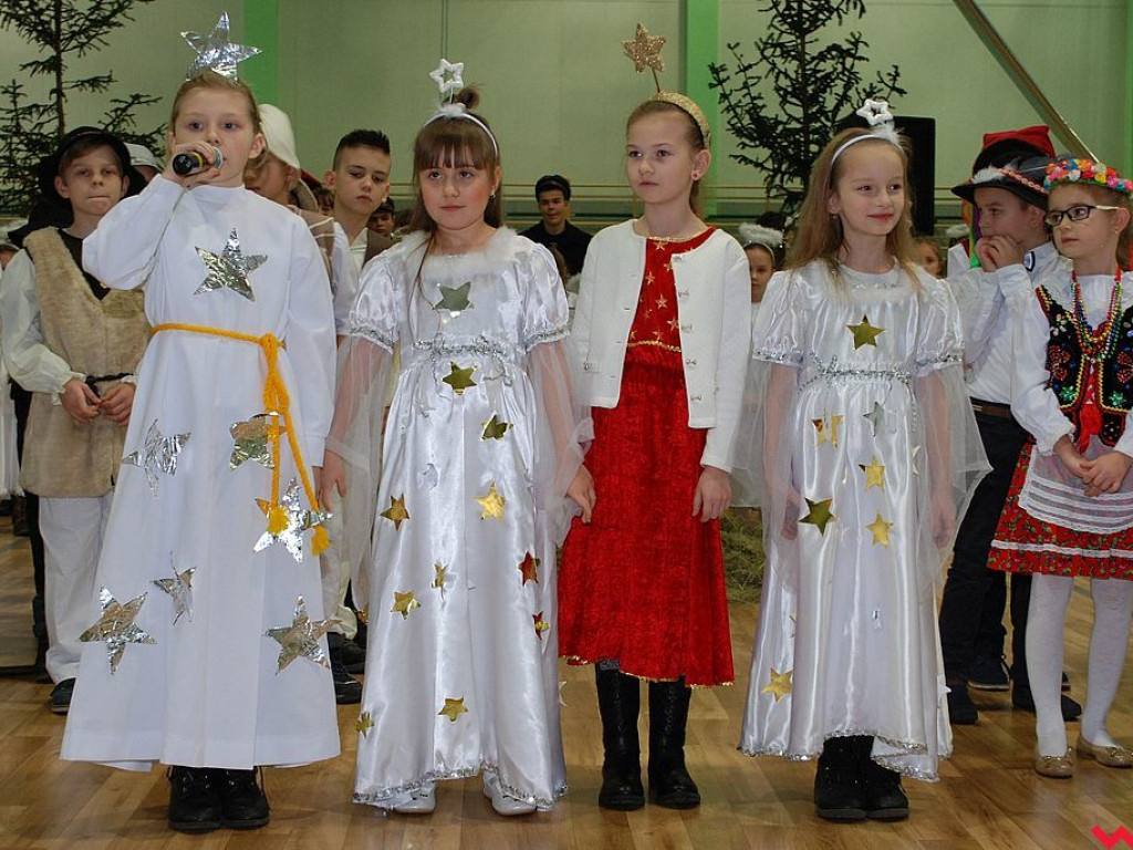 Bożonarodzeniowe  widowisko, czyli  jasełka w szkole