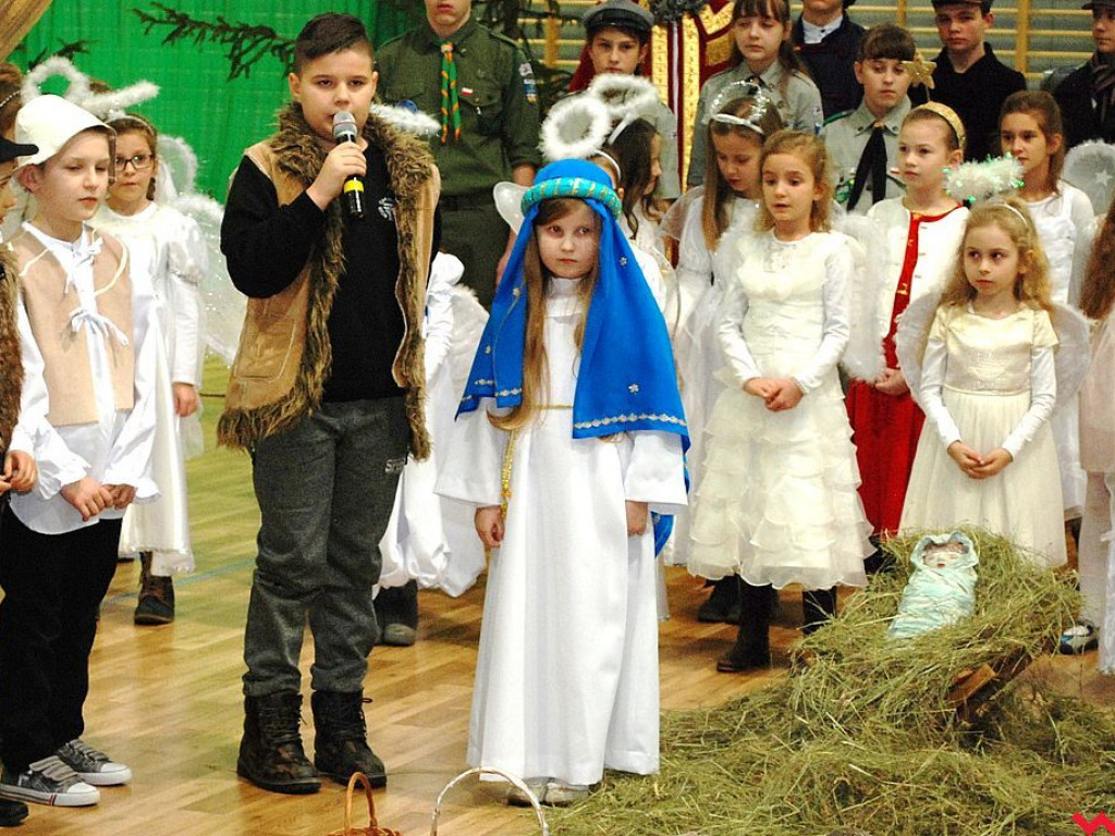Bożonarodzeniowe  widowisko, czyli  jasełka w szkole